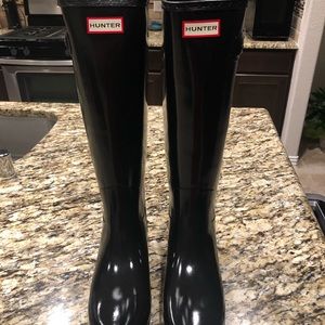 NWOT HUNTER  Tall Gloss Rain Boots SZ  9